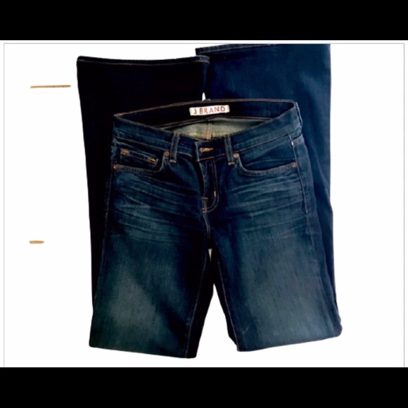 J. brand babe flare jeans. - Picture 3 of 8